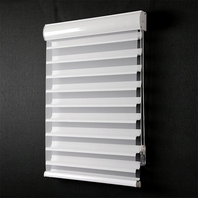 Tissu grigio per chiusure a ombra solare La soluzione definitiva per migliorare l'efficienza energetica