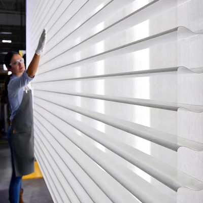 Migliora lo stile della tua stanza morbida con tessuto Shangrila Blinds rispettoso dell'ambiente