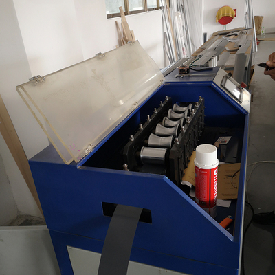 Prodotto semplificato macchina di produzione di persiane in alluminio con grado semiautomatico